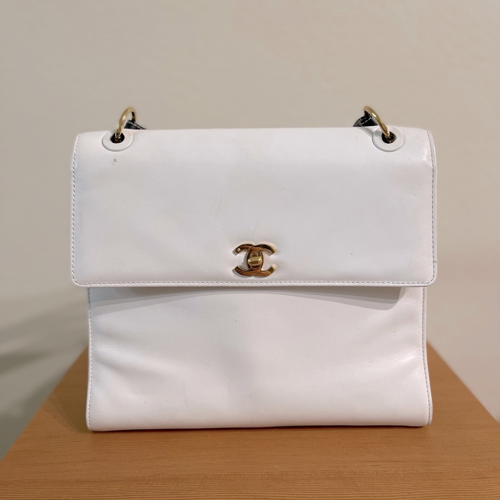 Vintage CHANEL CC Lock